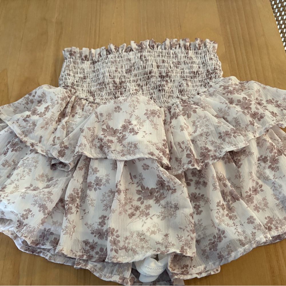 Altar’d State Floral ruffle skort- Cream and Brown XXS